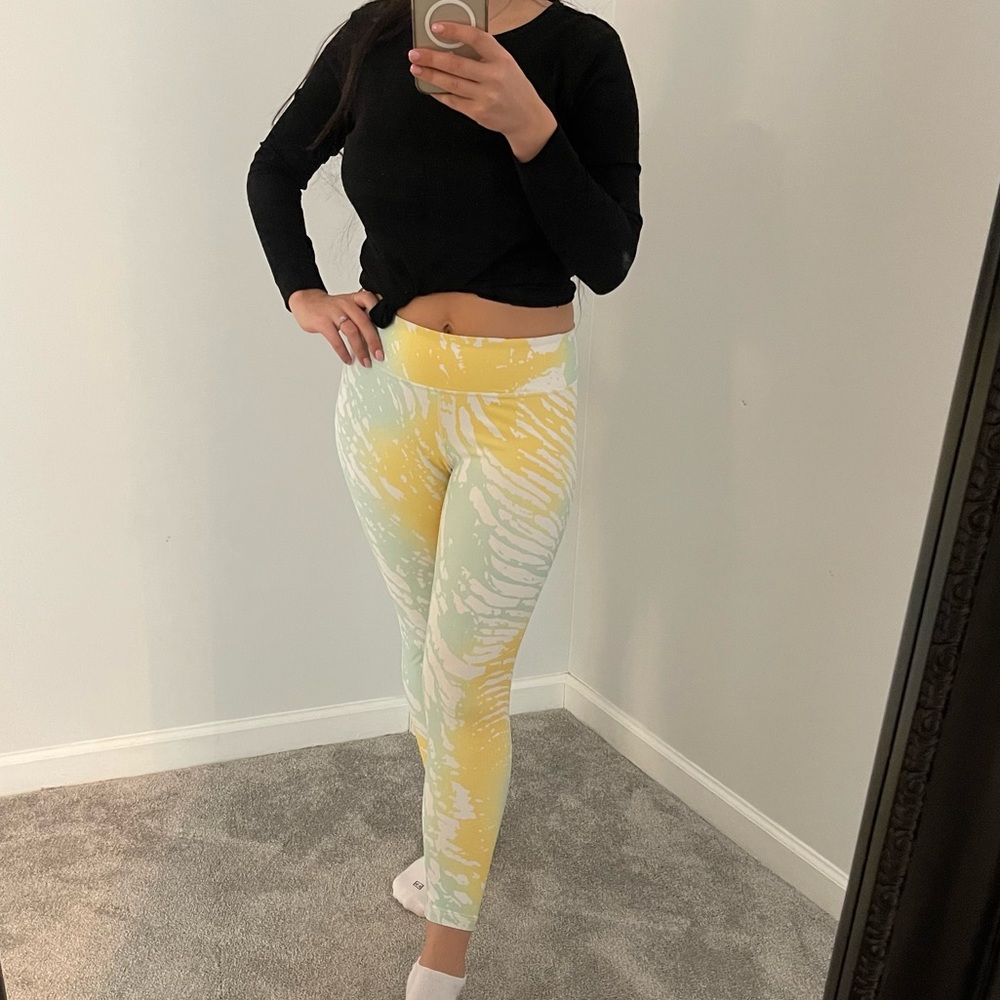 Medium Fabletics leggings